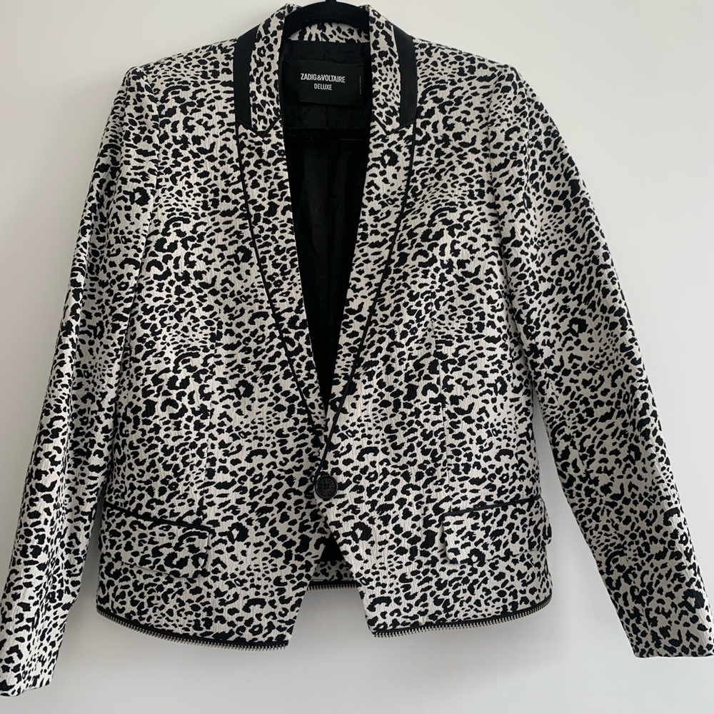 Zadig & Voltaire blazer
Size: XS